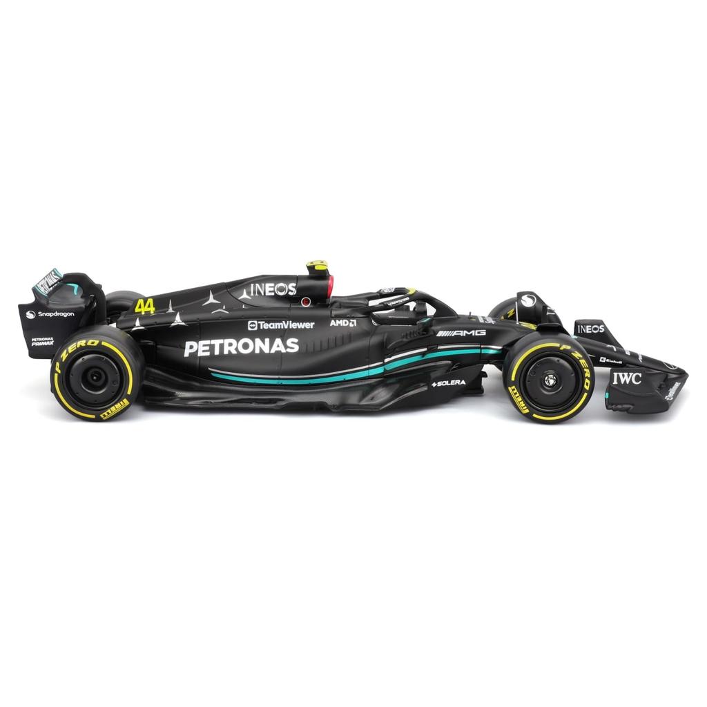Bburago Модель 2023 года Масштаб F1 Petronas W14 E Performance с фигуркой Льюиса Хэмилтона Гоночный спортивный автомобиль Миниатюрная литая модель автомобиля 1/24 Mercedes-AMG #44 /