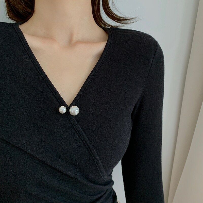 Simple Double Pearl Brooch Anti-glare Buckle Neckline Cardigan Pearl Buckle Pin Fixed Clothes Elegant Brooch Ladies Jewelry