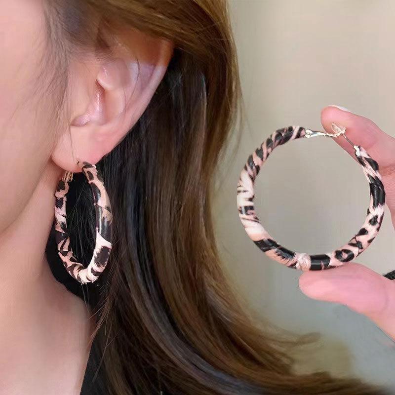 Серьги из кожи с леопардовым принтом в стиле Tide And Cool, Высококлассные серьги нишевого бренда в стиле легкой роскоши, Серьги с серебряной иглой 925 пробы, Украшения.