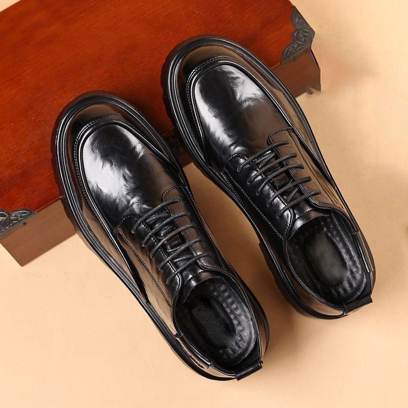 Черные однотонные туфли из мягкой кожи для мужчин, увеличивающие рост, низкая цена, обычные, элегантные, классические, оригинальные, новинка, социальная мужская повседневная обувь