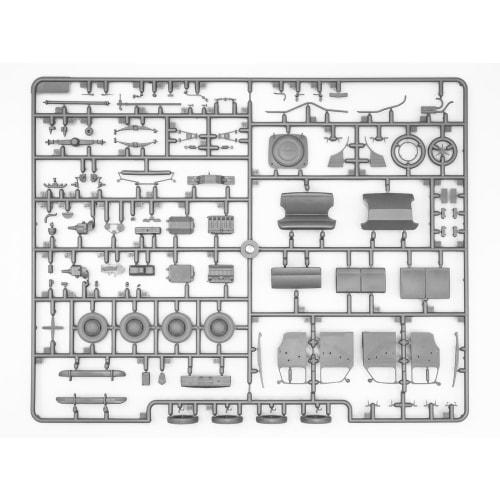 ICM 1/35 Scale German Kapit?n 2-Door Saloon Staff Car Plastic Model 35476