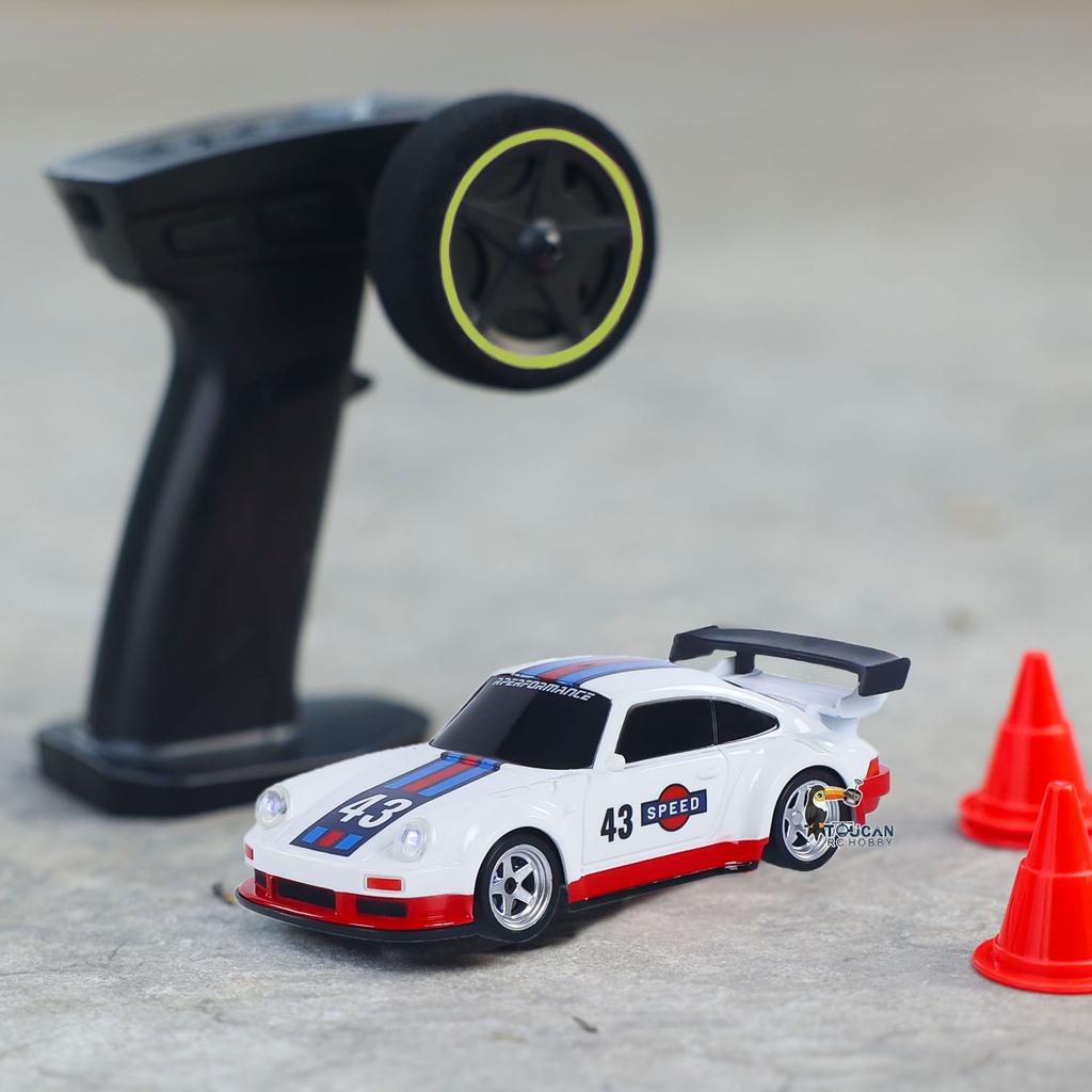 1/43 2.4G Радиоуправляемая дрифт-машина 4WD Мини-гоночный автомобиль Радиоуправление Высокоскоростная модель транспортного средства для подарков мальчикам Игрушки для улицы
