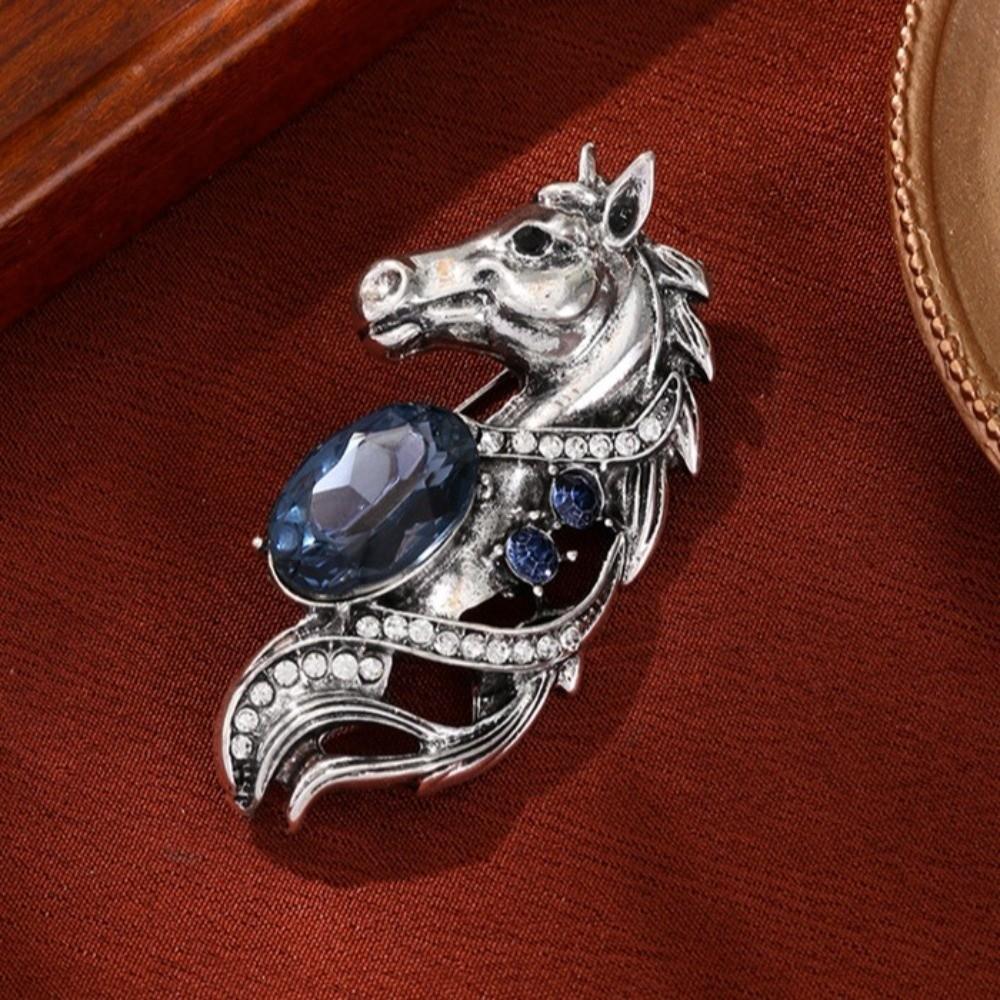 Fashion Jewelry Zodiac Horse Head Brooch Horse Year Metal Pony Badge Pin Friends