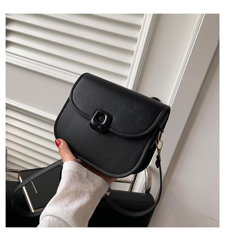 Корейская версия модной маленькой сумки 2024 года, новая женская сумка Mori, маленькая свежая сумка через плечо, простая ретро-сумка-мессенджер