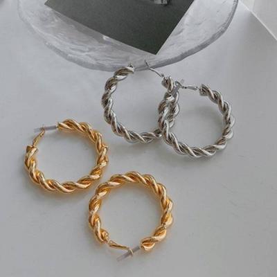 Серьги Модные серьги Ggd Толстое волнистое кольцо X (2 куска)