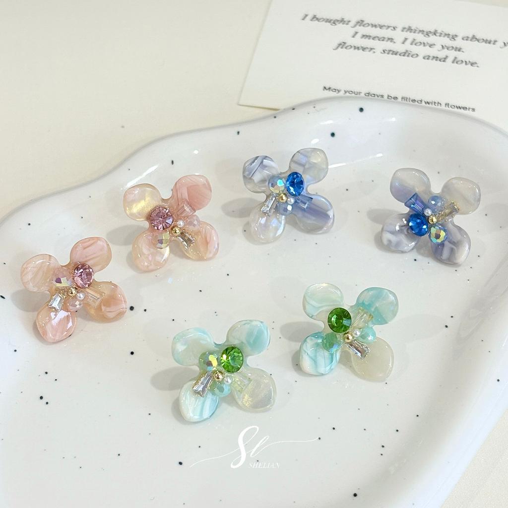 Retro temperament flower diamond earrings Mori sweet resin flower stud earrings niche design 1011 new earrings