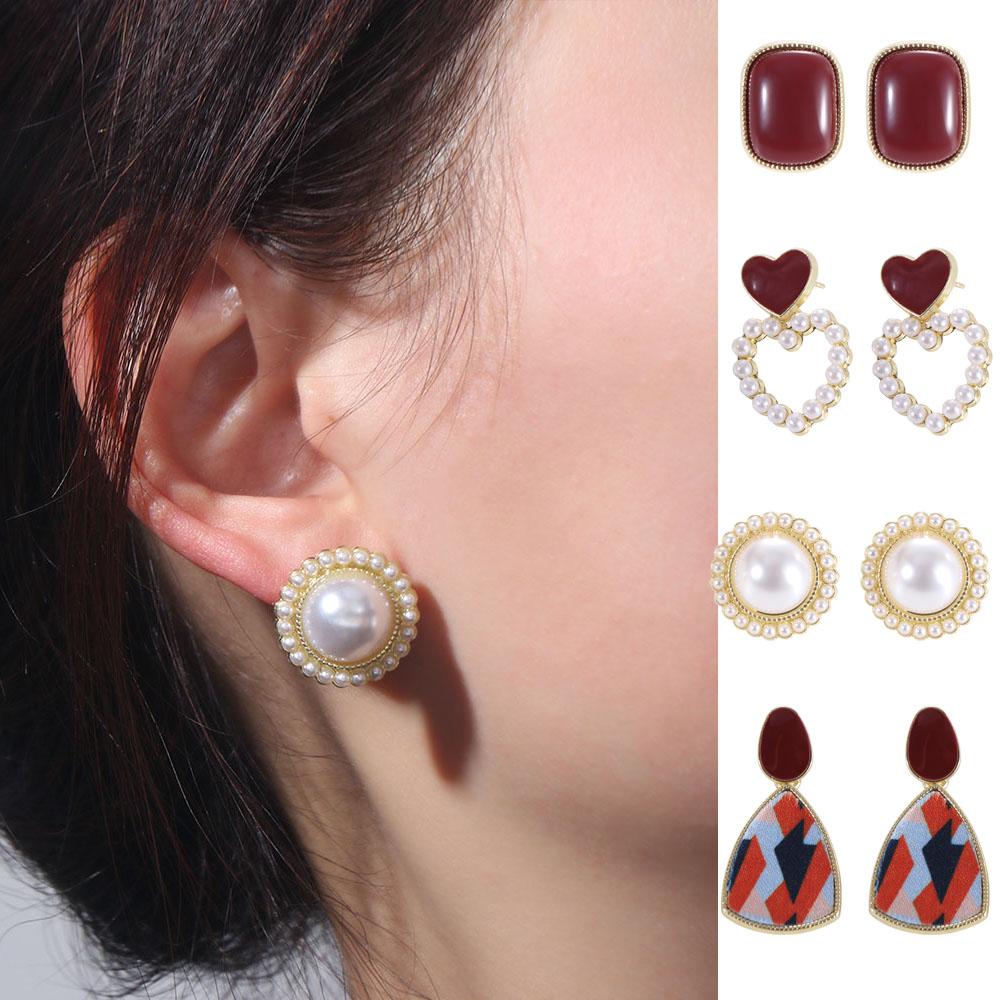 Light Luxury Pearl Ear Studs Elegant Baroque Stud Earrings Sweet Geometric Earring Girl