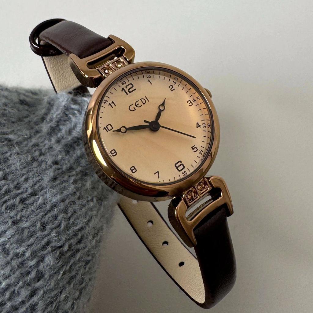 Small And Exquisite Women'S Watch, Luxurious, Vintage, And Simple Design With A Small Dial, New Model Wristwatch.