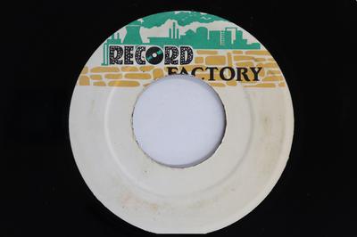 7-дюймовая пластинка NATHAN SKYERS - Dream Dream NONE RECORD FACTORY Ямайка Регги, Ска и Даб Б/у