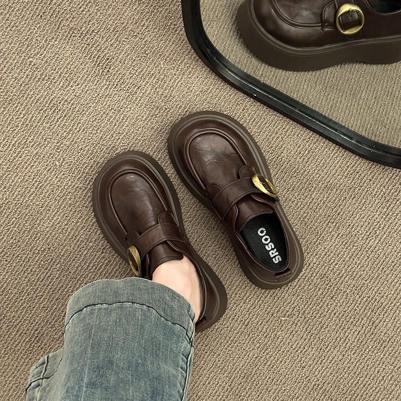 Маленькие кожаные туфли в британском стиле женские лето 2025 новые на толстой подошве-маффин, с круглым носком, универсальные, черные лоферы на липучке