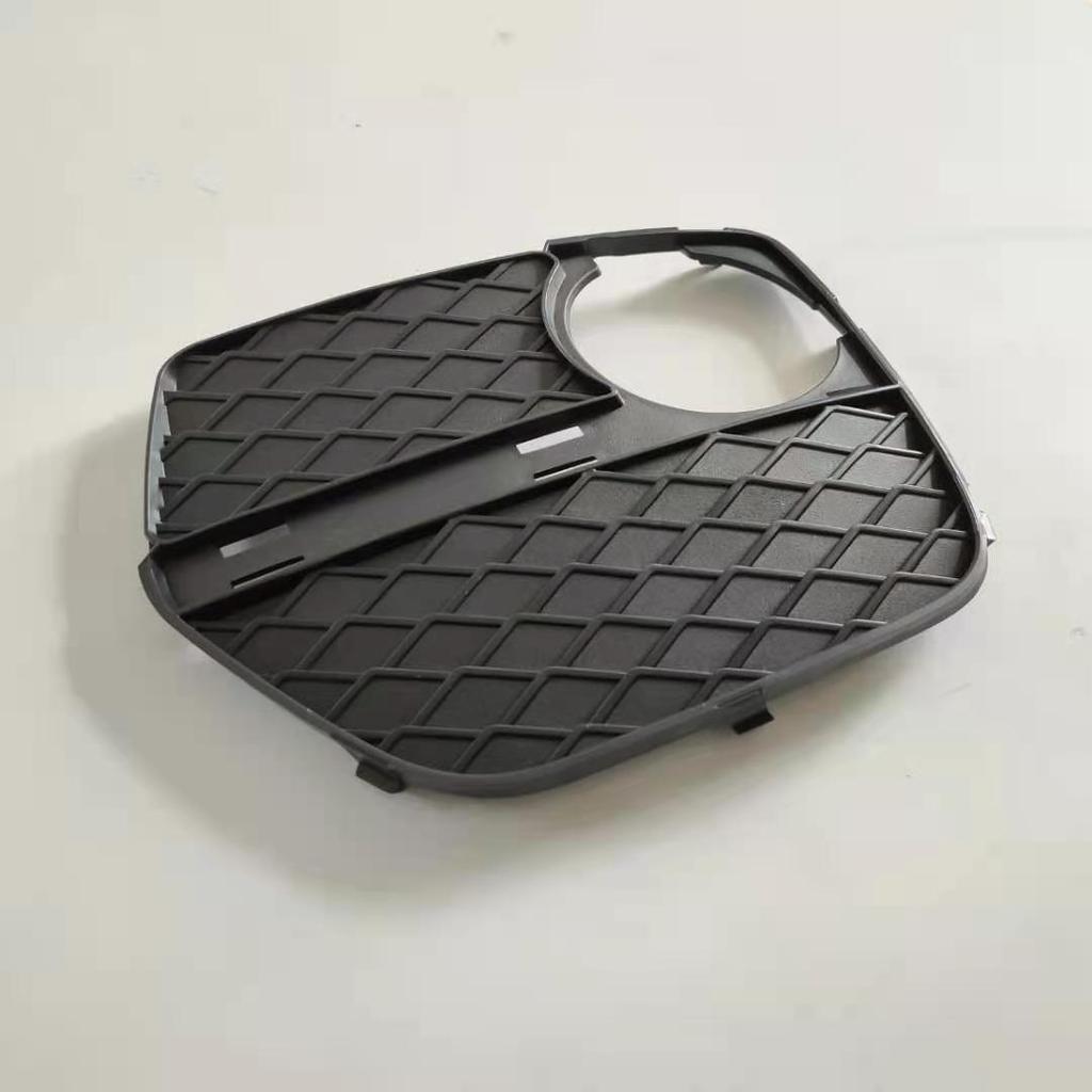 Решетка противотуманной фары для BMW X6 E71 (51117312605/51117312606)