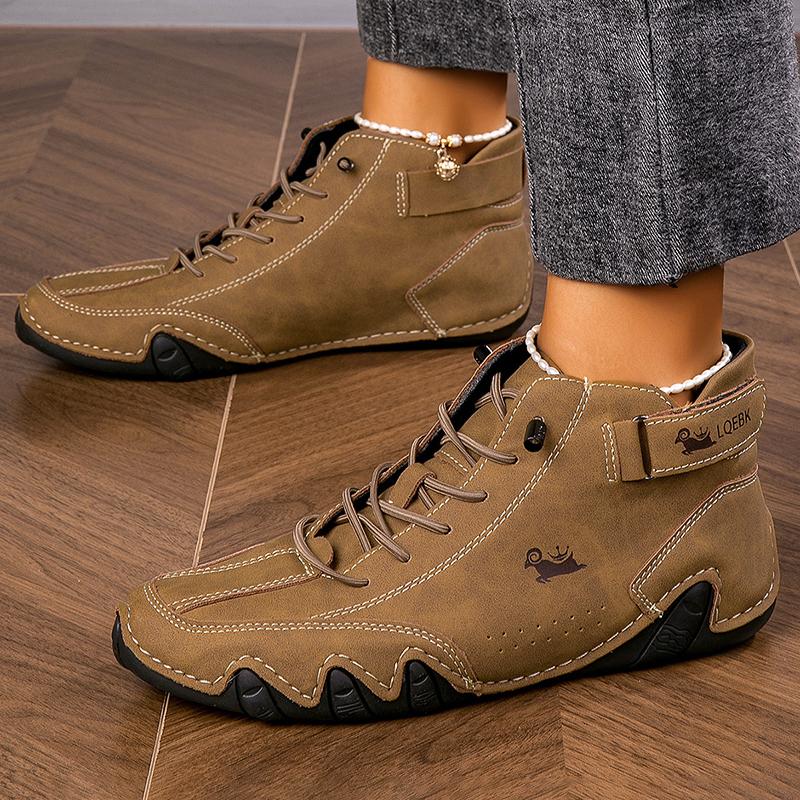 Роскошные брендовые кроссовки Весна Новые модные мужские кожаные туфли Модные лоферы Плоская подошва Повседневная походная обувь Zapatos Casuales