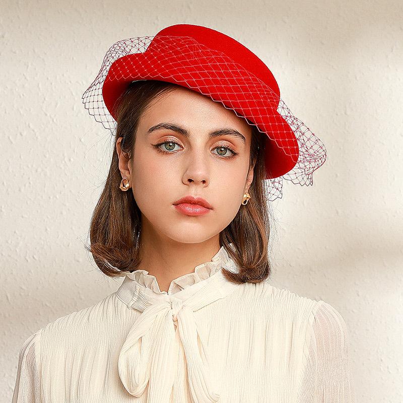 Новая изысканная и элегантная легкая роскошная шерстяная шляпа 2021 года, банкетный цилиндр, шляпа-тазик, модная марлевая шляпа с кружевным бантом и темно-синей шапкой