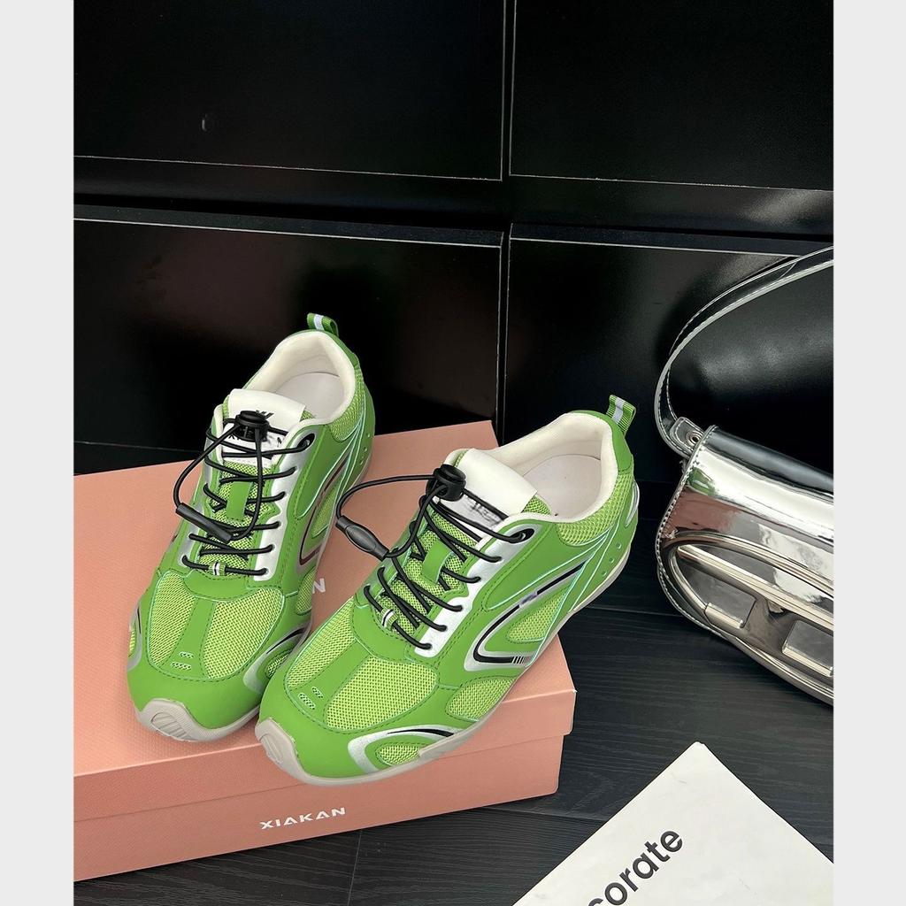 Футбольные моральные тренировочные туфли женские модные универсальные 2025 новые легкие тонкоподошвенные сетчатые дышащие беговые спортивные туфли гоночные туфли