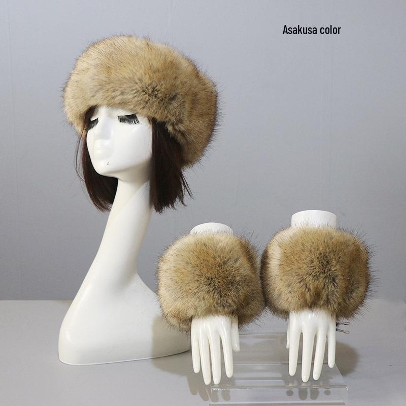 Осенне-зимний набор: Кепка-козырек из искусственного меха и манжеты из лисьего меха