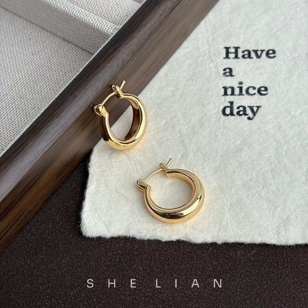 Xu I is dazzling, Zhao Ruth is simple and high-end earrings, cold wind and versatile temperament earrings, design earrings