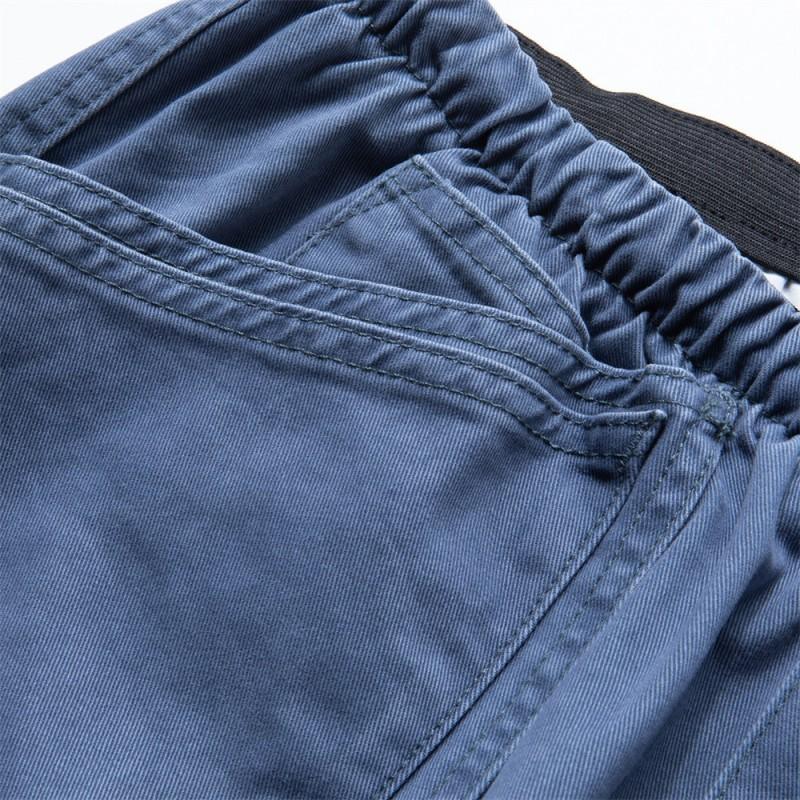 Mens Relaxed Fit Straight Leg Cargo Pants With Pleated Detail Functional Pockets Cotton Workwear Style