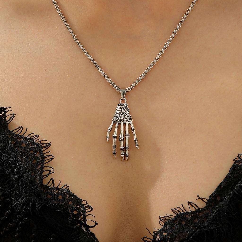 Exaggerated Punk Sliver Color Skull Palm Spider Web Pendant Box Chain Necklace for Women Halloween Party Collar Chain Jewelry