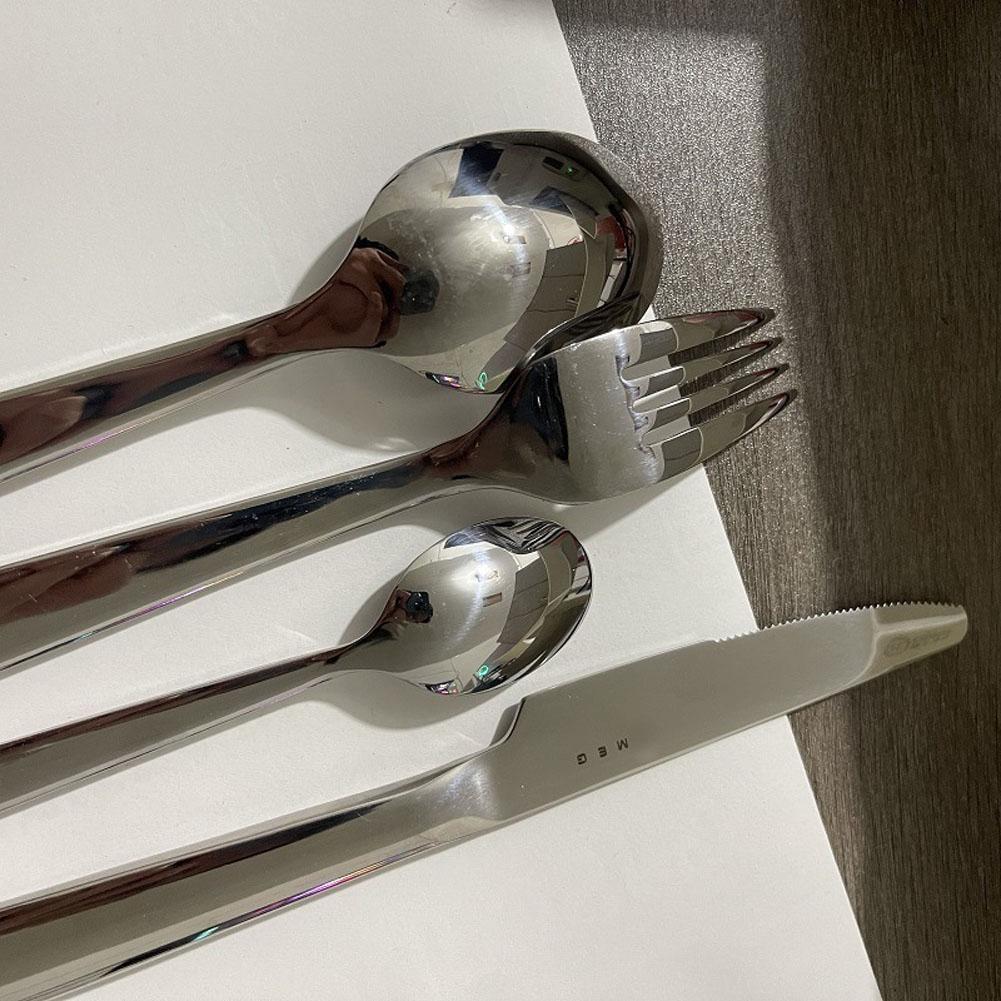 Утолщенный церемониальный набор из нержавеющей стали из 4 предметов: вилка, ложка, нож, ручка с противоскользящим покрытием, устойчив к коррозии и прост в уходе