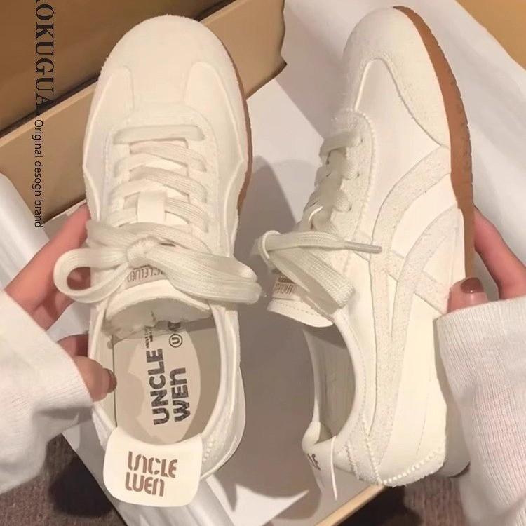 Модная летняя тонкая модель Белая женская обувь 2025Новая парусиновая дышащая обувь слипоны на плоской подошве из резинового материала