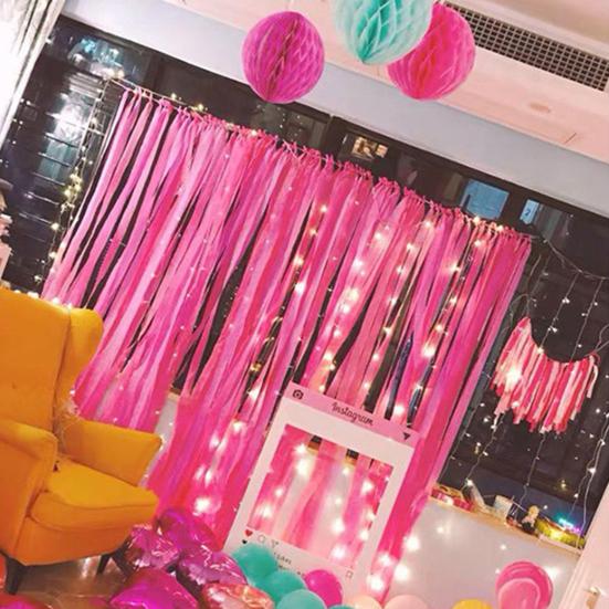 3 рулона крепированной бумаги, вырезаемые из креповой бумаги, растяжки, фон, декор для свадьбы