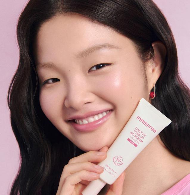 Innisfree Ежедневный УФ-крем с эффектом тонирования Pink SPF50+ PA++++ 50 мл – Осветляющий тонирующий солнцезащитный крем