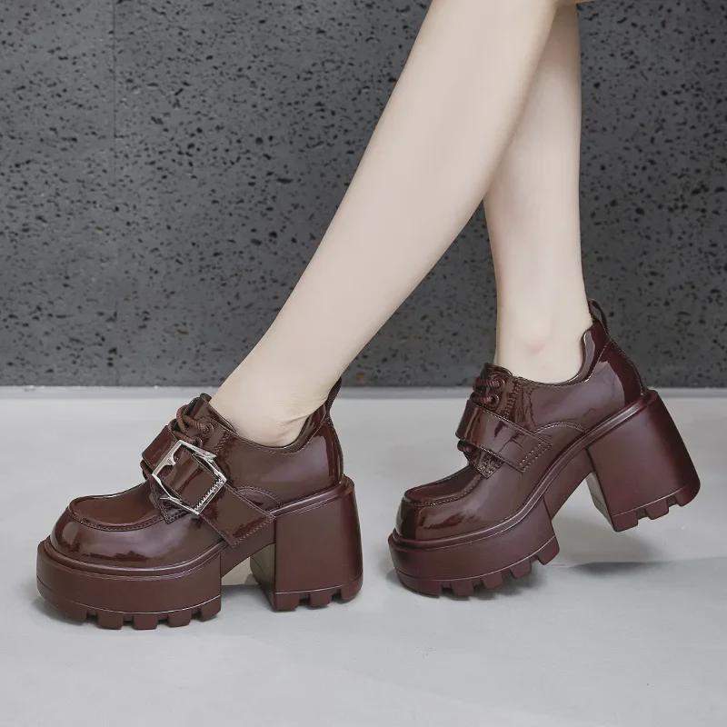 Женские весенние лоферы на толстой подошве 2025 года — кожаные туфли в британском стиле на высоком каблуке с внутренней отделкой