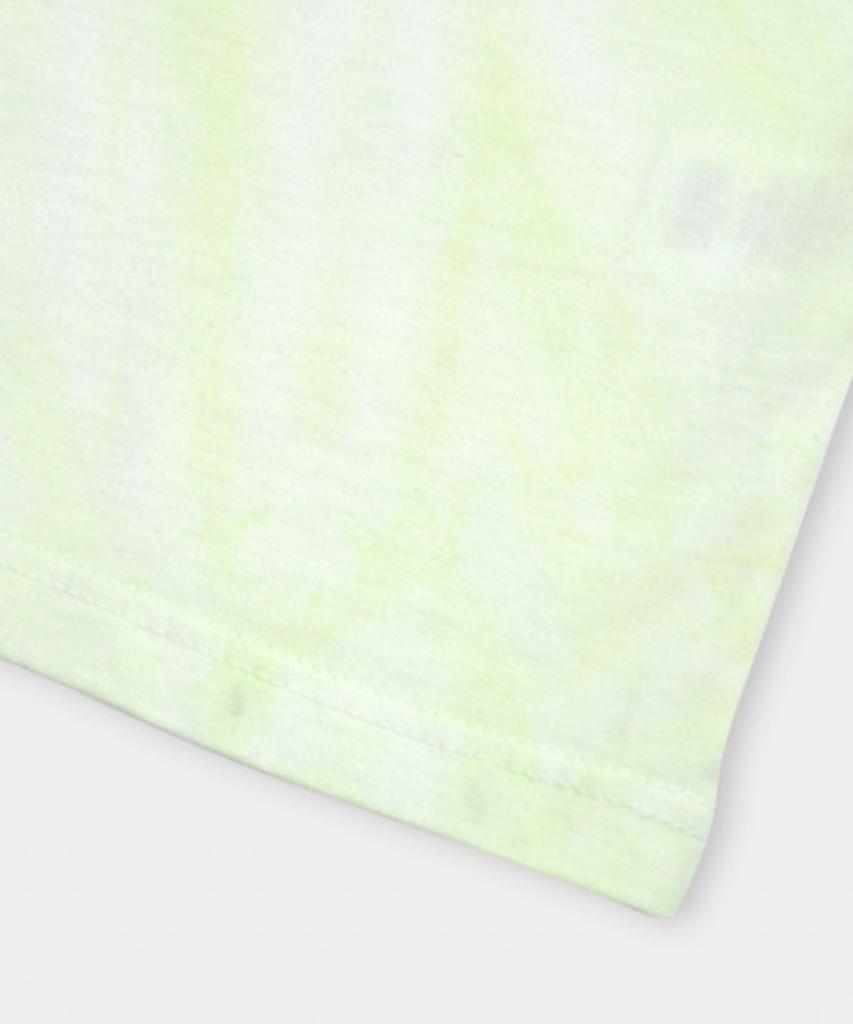 Футболка с tie-dye принтом и неоновыми вставками Aimnaseohyumeonbiing