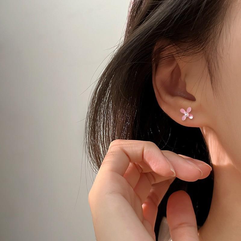 Серьги с розовым цветком и жемчугом, милая и милая корейская версия, серьги-гвоздики Hyunya с белым цветком, маленькие и доступные по цене