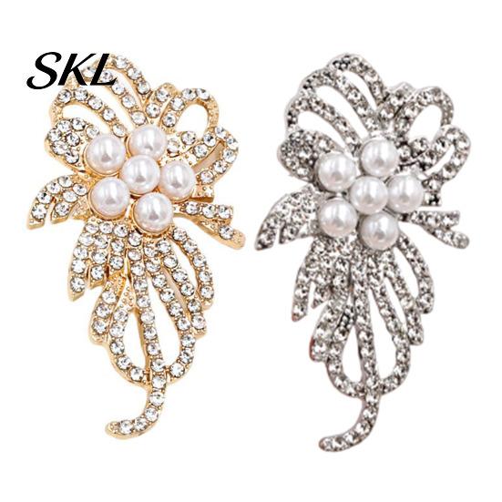 Rhinestone Brooch Faux Pearl Flower Brooch, Electroplating Alloy Lapel Pin for Elegant Women, Sweater Cardigan Coat Business Suit Decoration