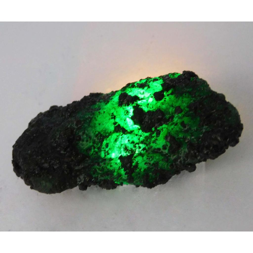 Natural Green Emerald 136.7 Ct Earth Mined Huge Rough Loose Gemstone