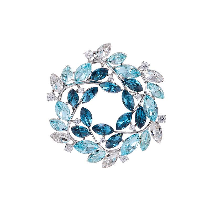 Crystal Garland Brooch Pin, Exquisite Floral Corsage, Stylish Versatile Apparel Decoration for Ladies Overcoat Business Suit