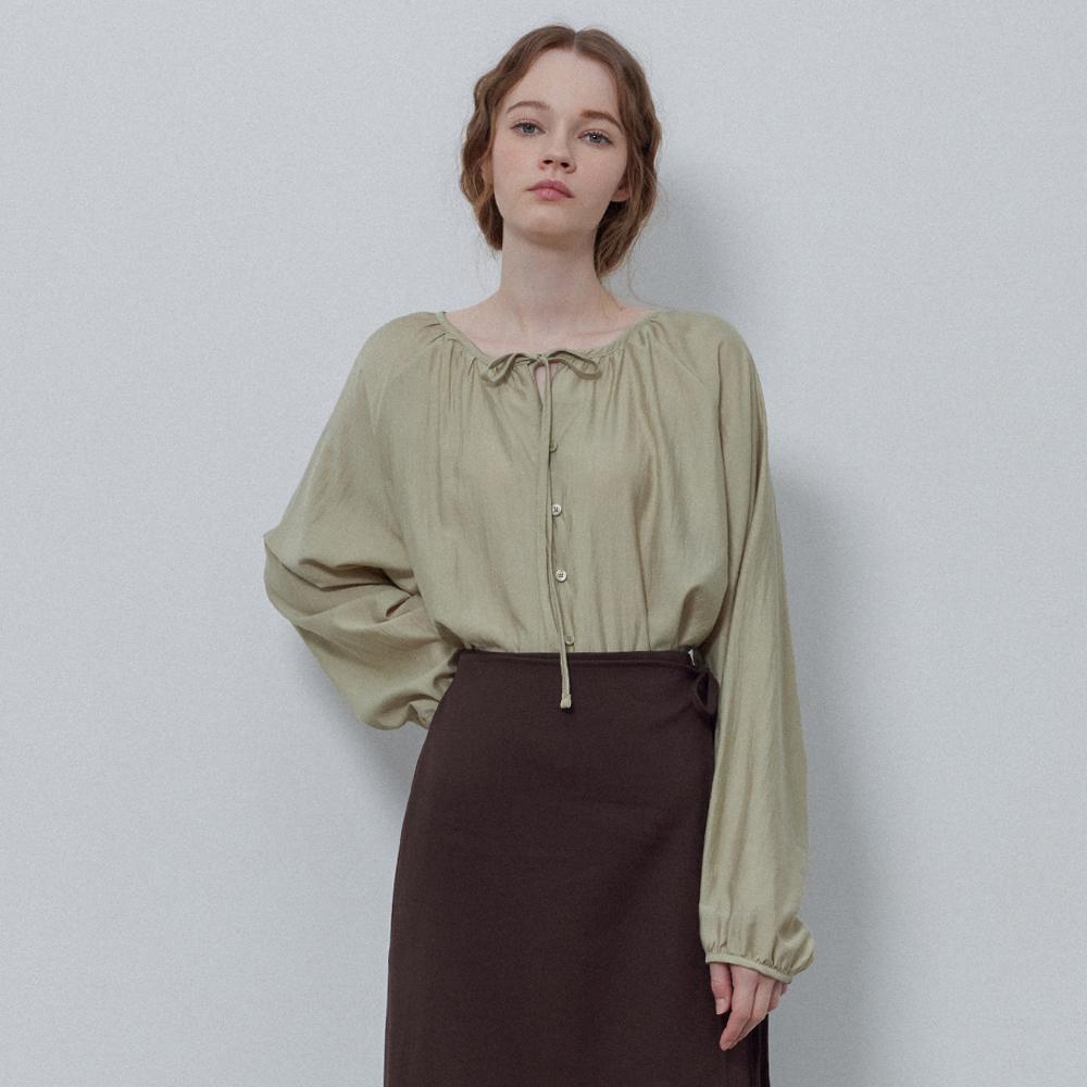 LE STUDIO Shirred Neck Feminine Blouse_Light Khaki
