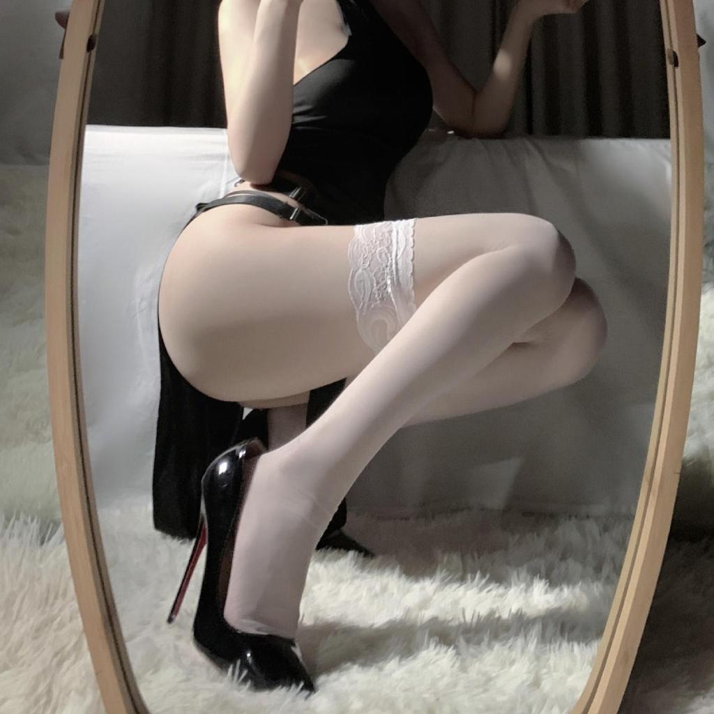 Queen Size Ladies Thigh High Lace Black Stockings Plus Large Size for Curvy Full-Figured Women Stretch Knee Long Socks XXXL