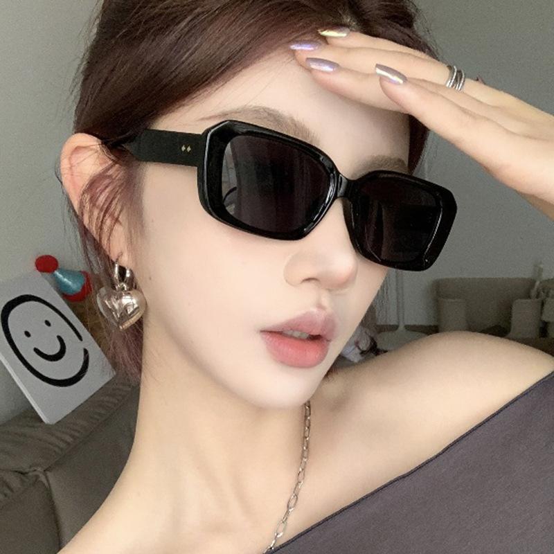 Square sunglasses new fashion versatile anti-ultraviolet street sunglasses advanced sense thin sun