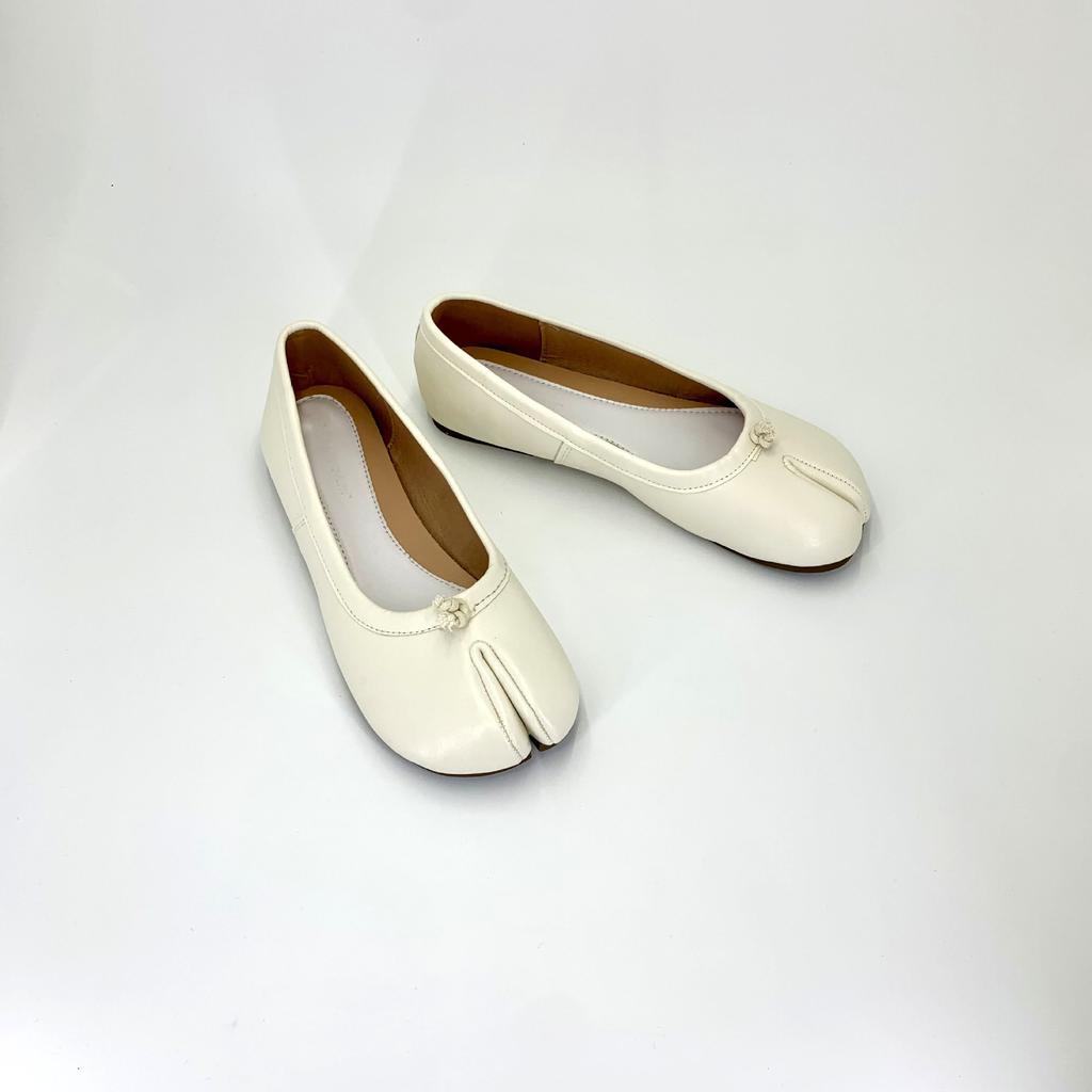 Найди второй волосок! Виноградная мать та же обувь взрыв круглый носок раздвоенный носок свиные копытца мелкий вырез с юбкой плоская подошва обувь