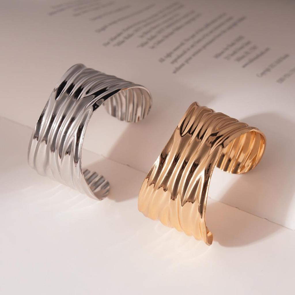 Metal Geometric Wave Texture Open Bangle: Exaggerated Bracelet with Advanced Fashion Sense for Women