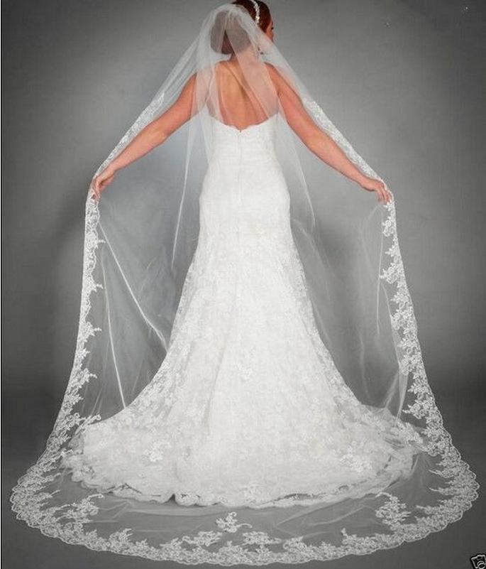 White Lace Bridal Veil with Comb - 3 Meters