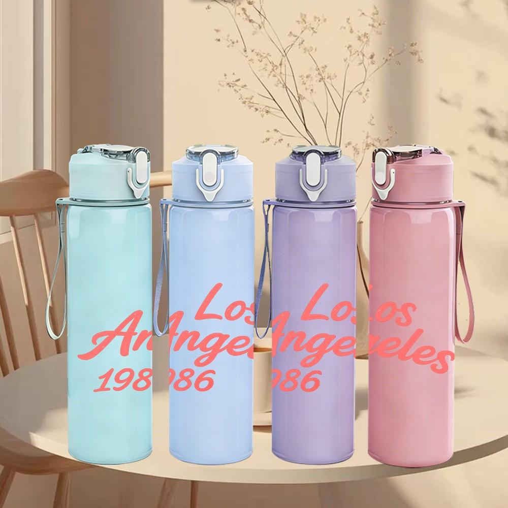 1PC Los Angeles 1986 Retro Text Print 750ml Color Plastic Sports Water Bottle Leakproof Flip Straw Lid Suitable for Sports Office Home Use
