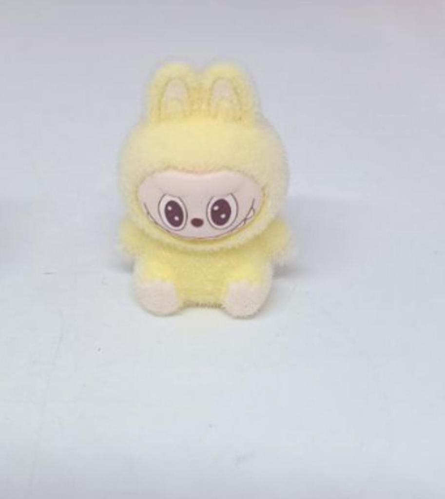 Фигурка Лабубу Labubu игрушка детская пушистая желтая 4,5 см