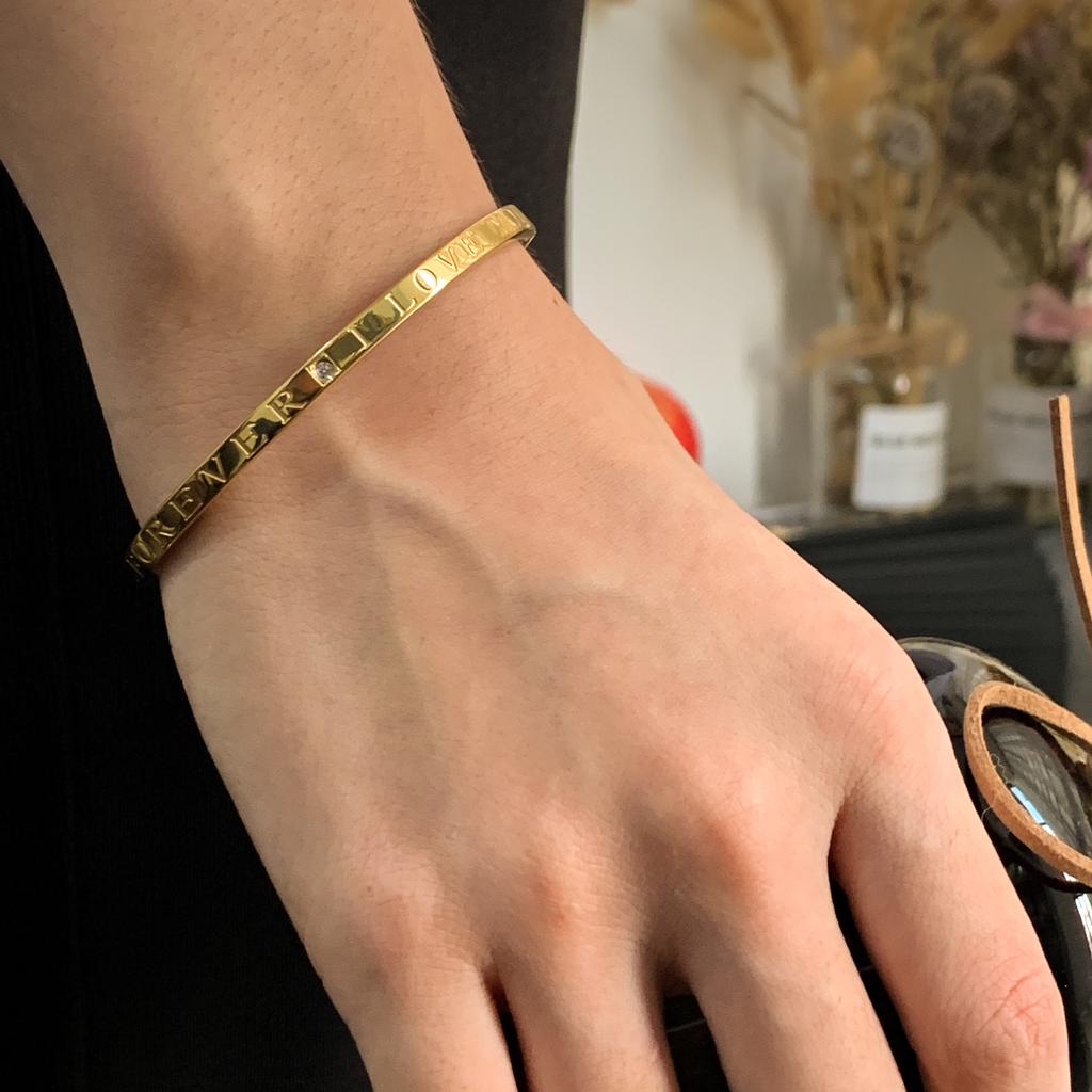 Micro -Embedded Bracelet Eternal Love Titanium Steel Gold -Plated Buckle Simple And Versatile Bracelet