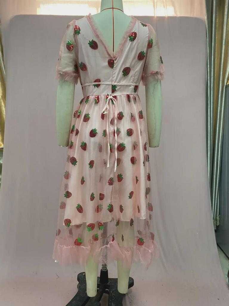 2025 Европейско-американское двухцветное платье-сетка с плиссировкой цвета французской клубники, расшитое пайетками