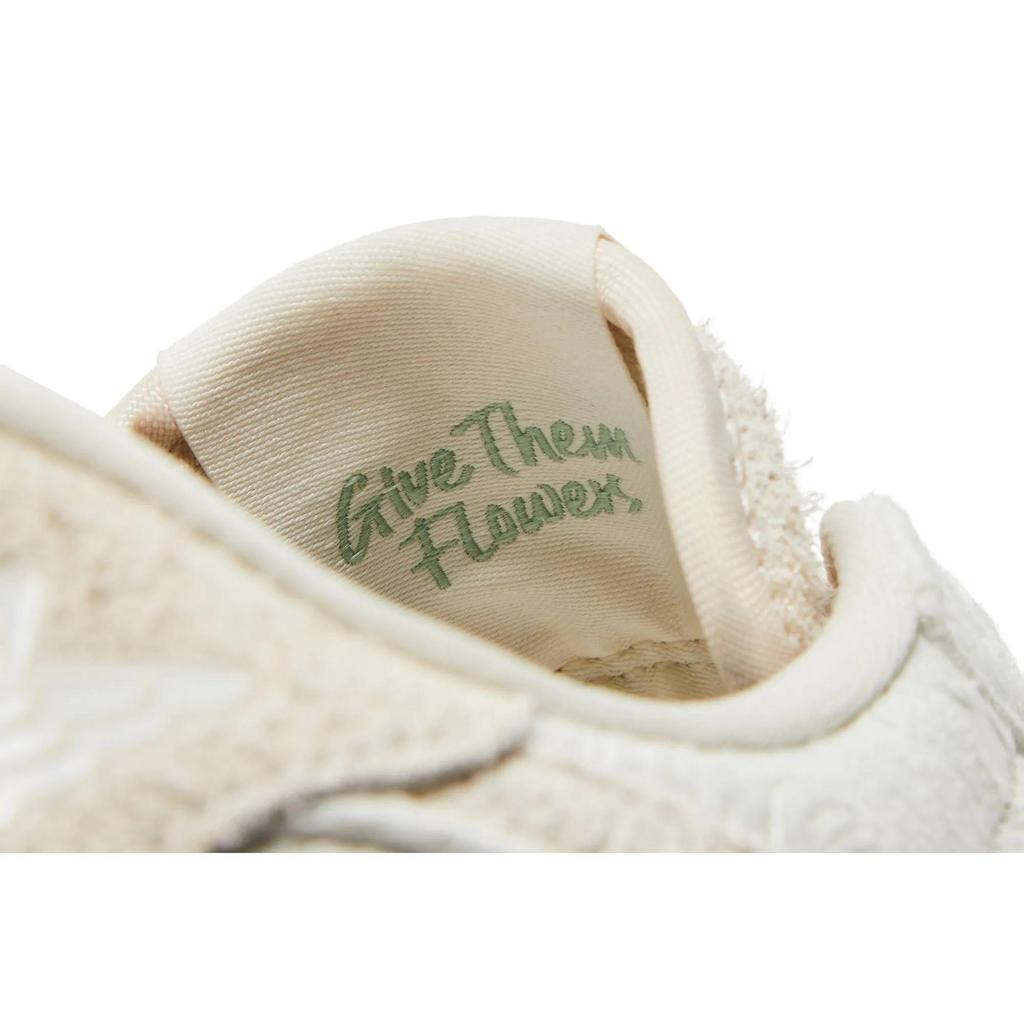 Chris Paul Air Jordan 1 Retro Low OG 'Give Them Flowers' (Unisex) Light Cream / Light Cream / Sail Vintage Basketball Shoes FZ0455 200