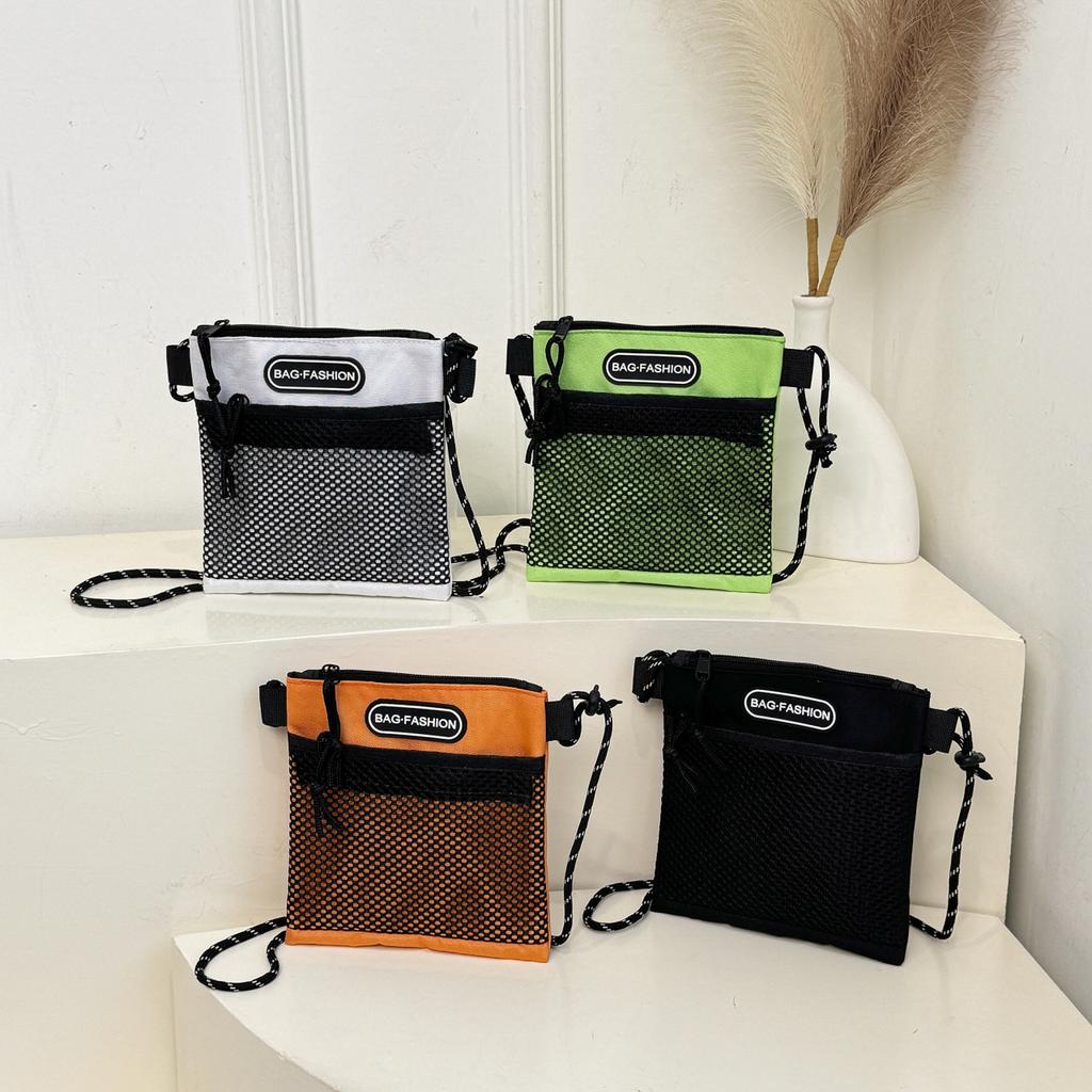 New Nylon Shoulder Small Square Bag Women's 2025 Grid Mobile Phone Bag Leisure Sports Simple Messenger Bag