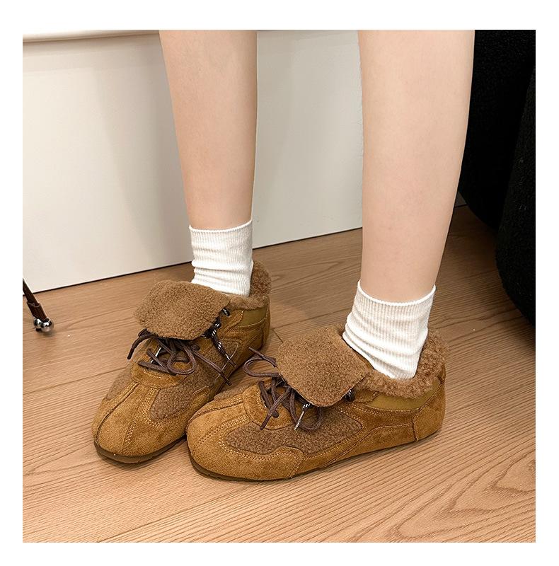 Ретро велюровые немецкие тренировочные туфли на плоской подошве с мягкой подошвой для женской зимы 2025 года, новые пушистые туфли с внутренней платформой, универсальные теплые хлопковые туфли