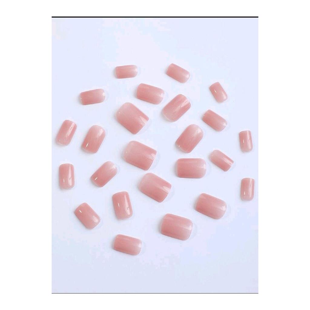 Набор из 24 накладных ногтей