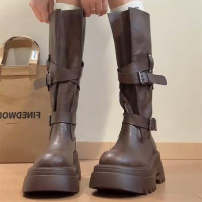 Модные универсальные ретро пряжки для ремня, ботинки-локомотивы, осень 2025, новые женские ботинки-рыцари на небольшой толстой подошве с увеличением высоты