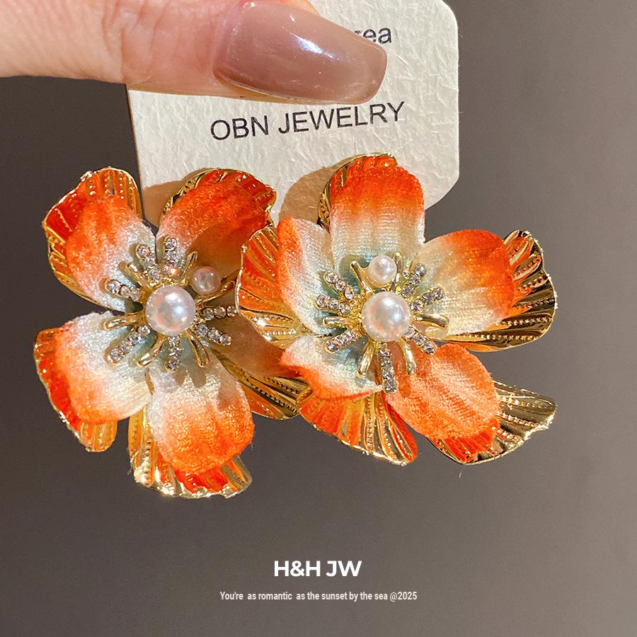 Steel needle zircon fabric flower pearl stud earrings European and American retro court style earrings light luxury high-end earrings