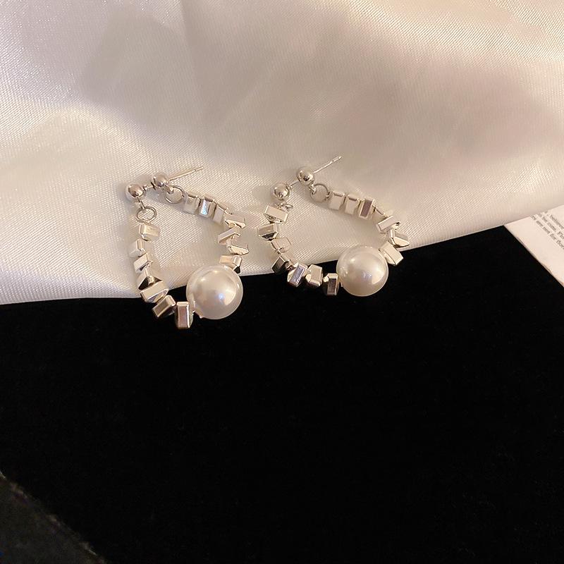 Серьги-пусеты из серебра в форме буквы C с бриллиантовыми цирконами - Геометрический дизайн в стиле легкой роскоши для изысканного, уникального темперамента.