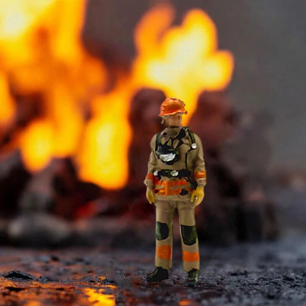 1/64 Firefighter Figures Diorama Action Realistic Tiny People Model for Micro Landscapes